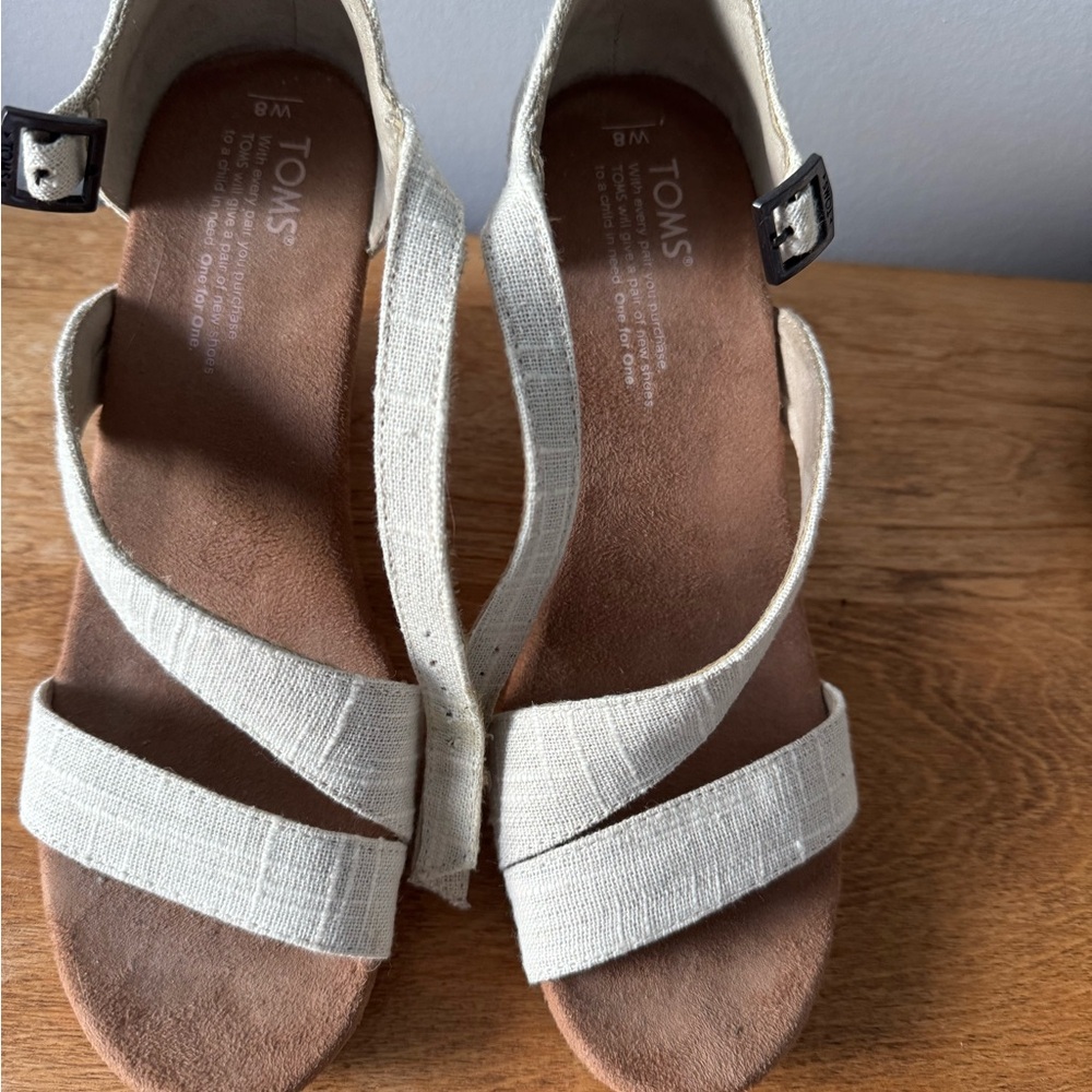 TOMS Women's Beige Sandals